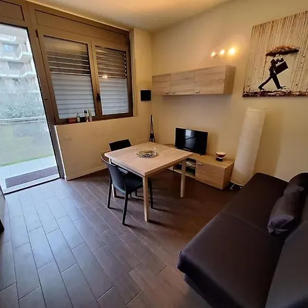 Apartman Luminous And Stylish Guest-house *